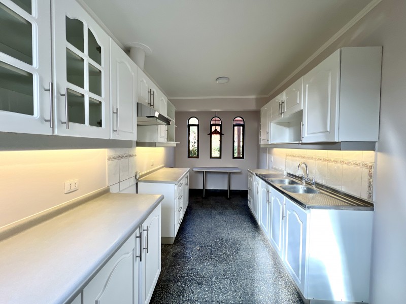 Amplia, Remodelada, 4D3B+Estar+2E