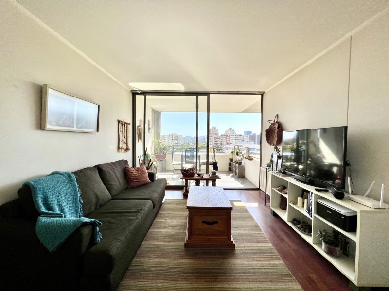 Amplio, Vista Despejada, 4D/4B + Sala de Estar, 3E/1B