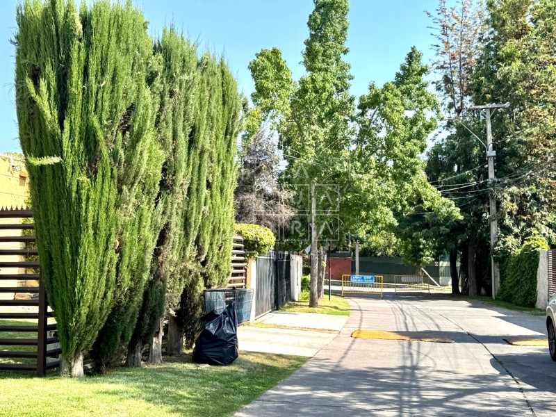 Amplia, Bien Distribuida y Barrio Tranquilo 5D 4B + Estar