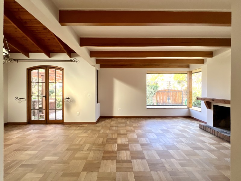 Amplia, Remodelada, 4D3B+Estar+2E