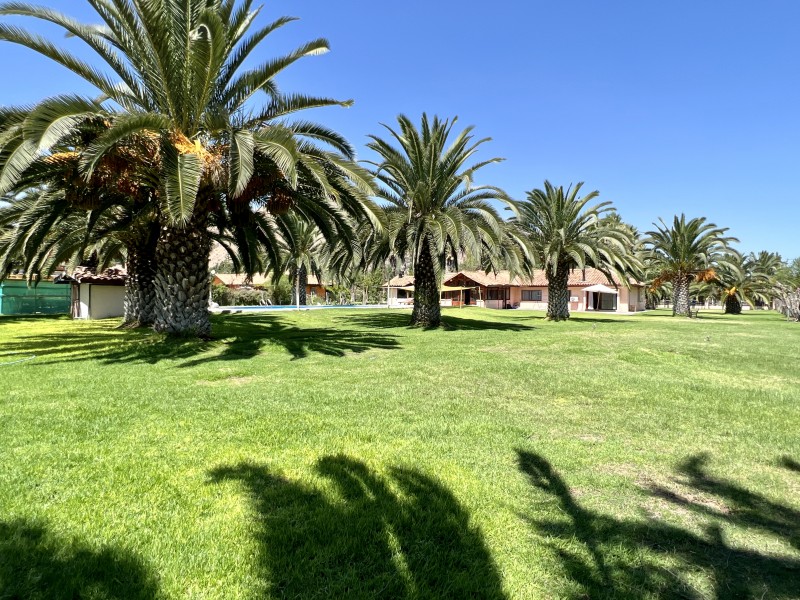 Gran Casa Con Parque, 5D4B + Estar + Depto + Bodegas