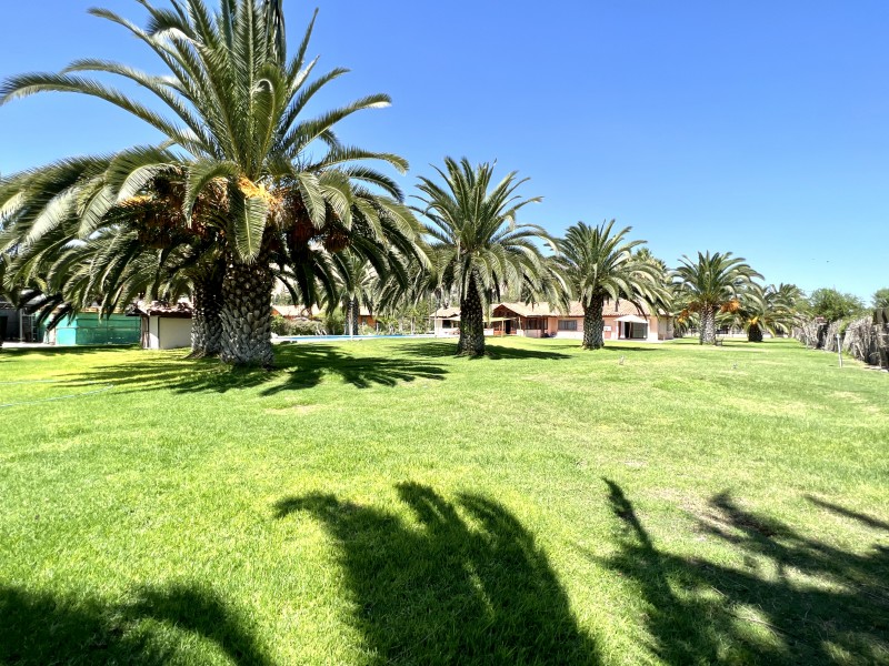 Gran Casa Con Parque, 5D4B + Estar + Depto + Bodegas