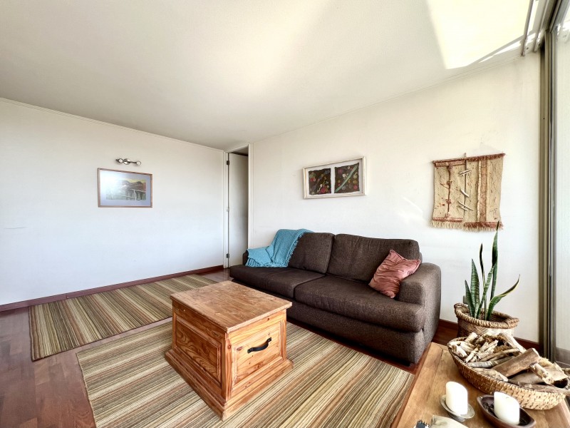 Amplio, Vista Despejada, 4D/4B + Sala de Estar, 3E/1B