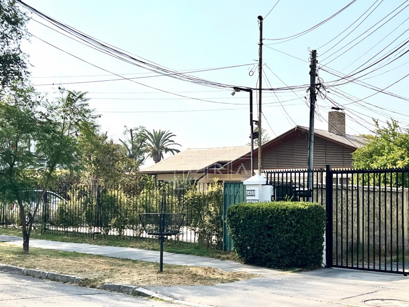 Gran Terreno, Ideal Townhouse