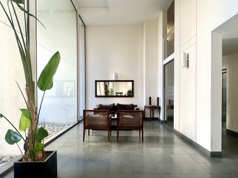 Amplio, Vista Despejada, 4D/4B + Sala de Estar, 3E/1B