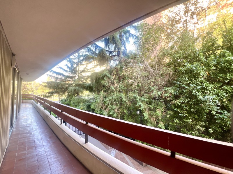 Amoblado, Vista Al Club de Golf, 3D3B+Estar+2E1B