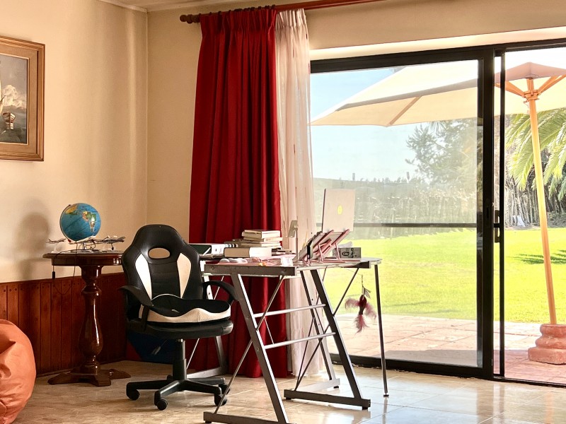 Gran Casa Con Parque, 5D4B + Estar + Depto + Bodegas