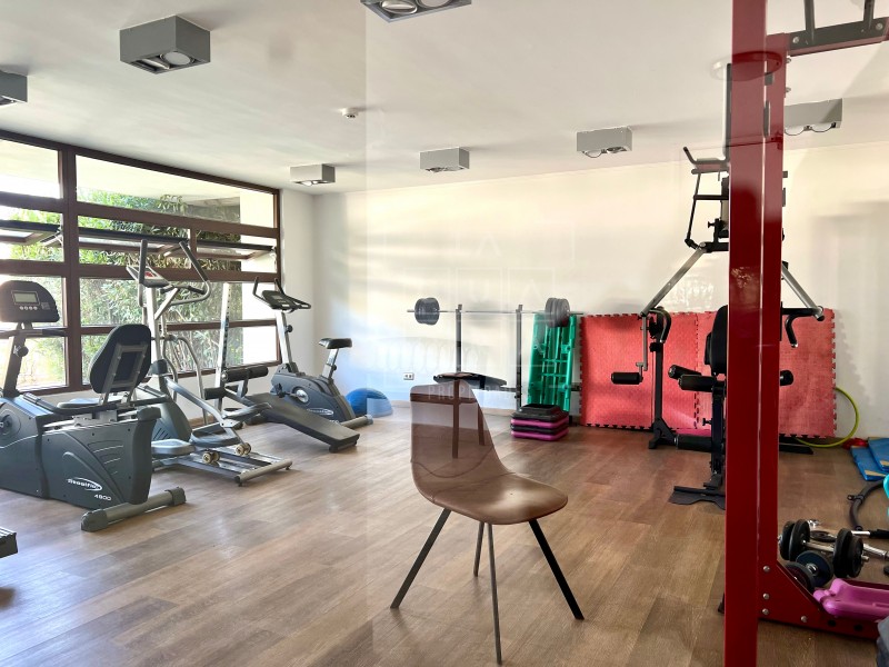 Impecable, Vistas A Jardines Interiores, 3D2B+Sala+2E1B