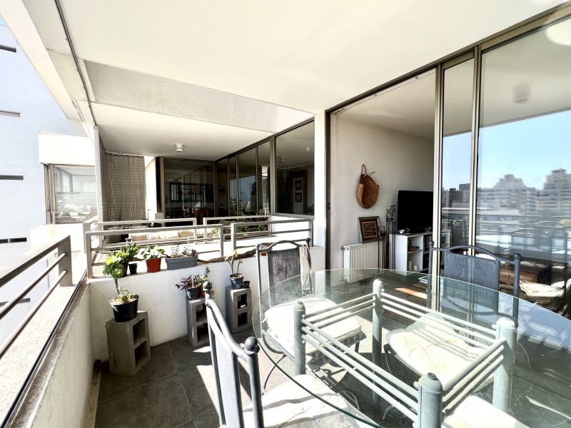 Amplio, Vista Despejada, 4D/4B + Sala de Estar, 3E/1B