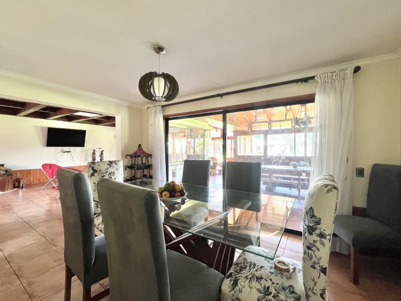 Gran Casa Con Parque, 5D4B + Estar + Depto + Bodegas