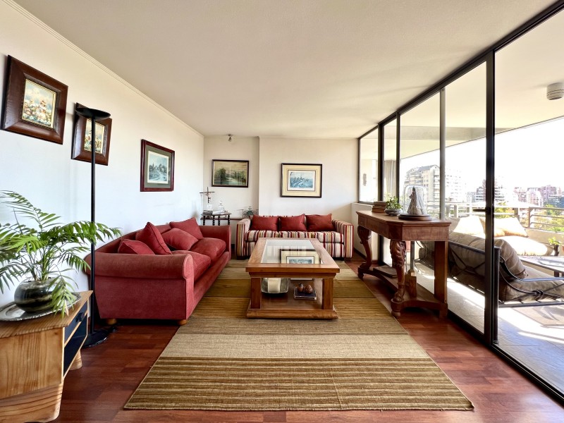 Amplio, Vista Despejada, 4D/4B + Sala de Estar, 3E/1B