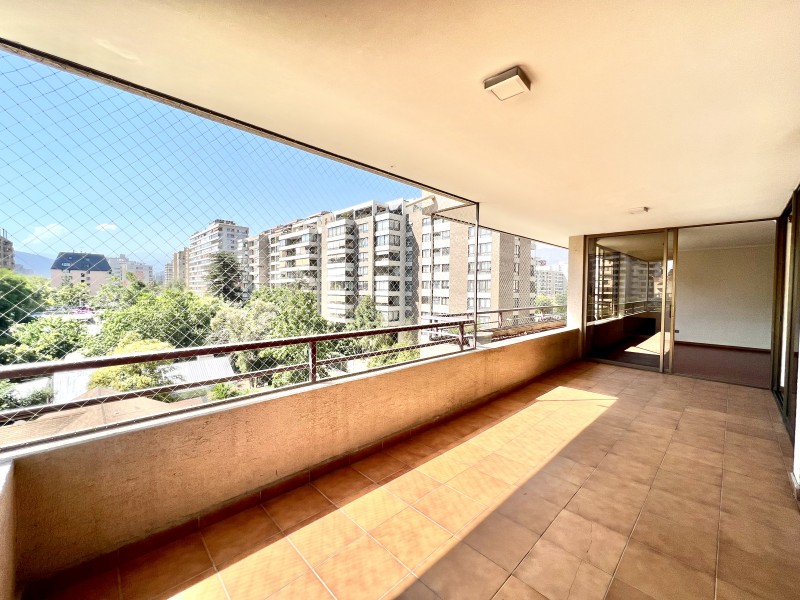 Fotografía de Espacios Amplios, Gran Terraza y Vista 4D3B+2E1B