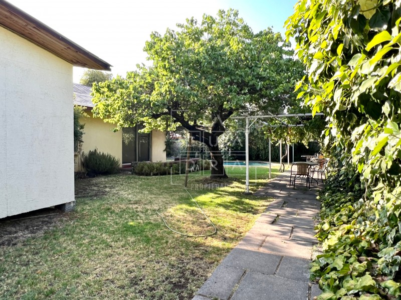 Gran Terreno, Ideal Townhouse