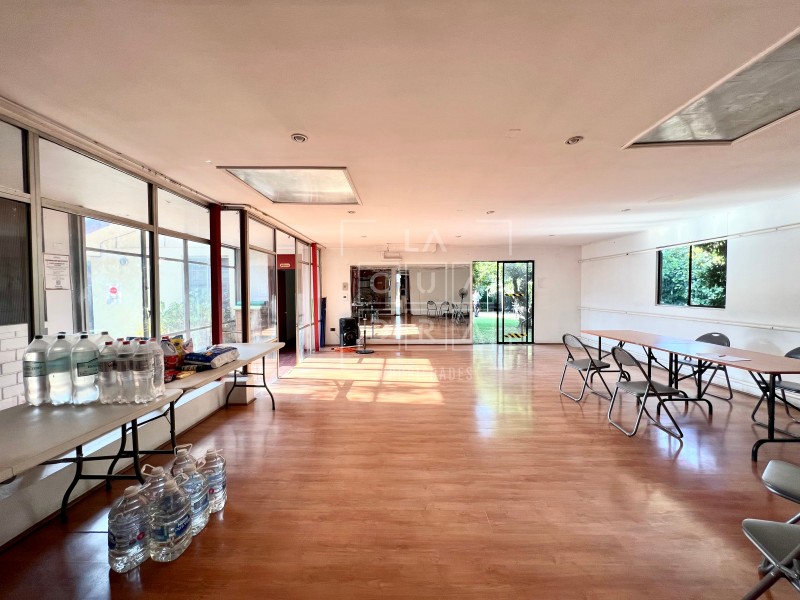Gran Terreno, Ideal Townhouse