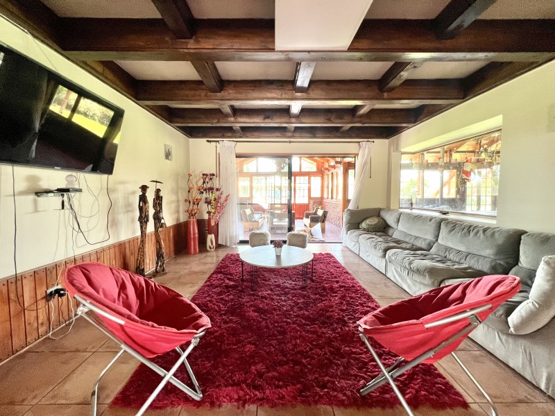 Gran Casa Con Parque, 5D4B + Estar + Depto + Bodegas