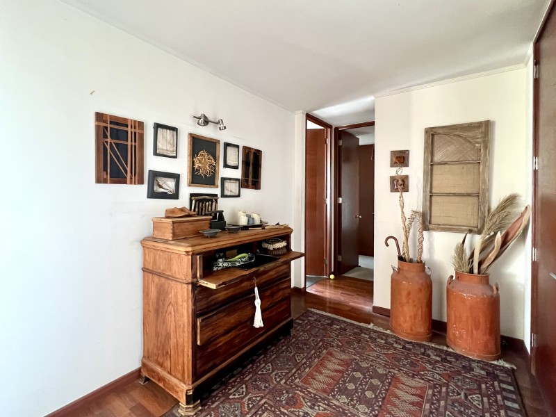 Amplio, Vista Despejada, 4D/4B + Sala de Estar, 3E/1B