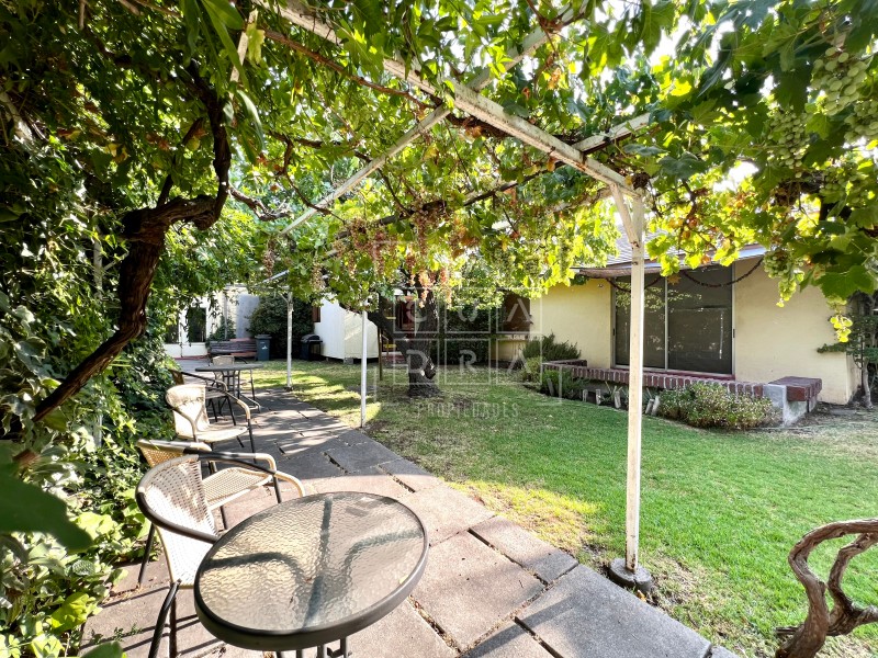 Gran Terreno, Ideal Townhouse