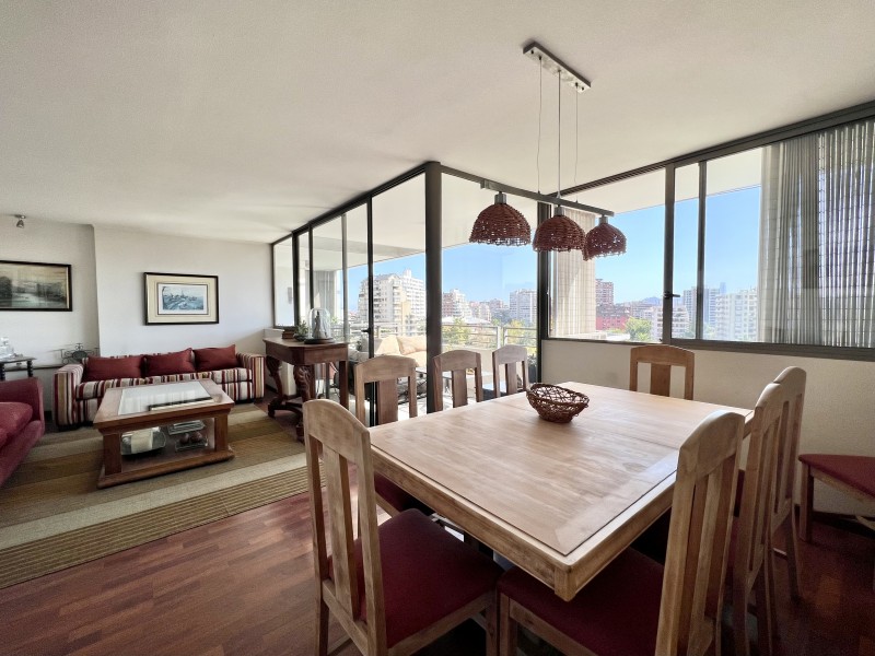 Amplio, Vista Despejada, 4D/4B + Sala de Estar, 3E/1B