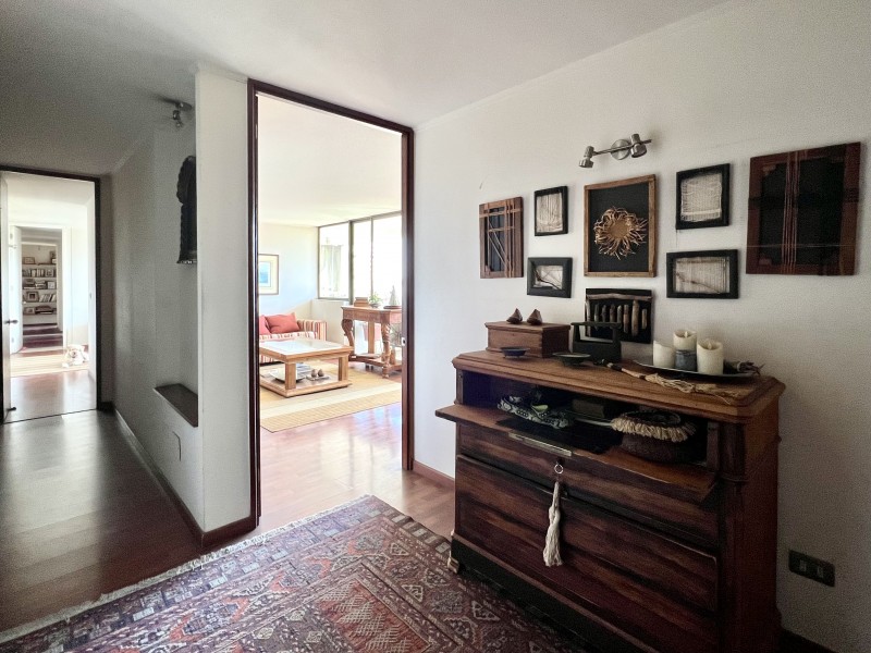 Amplio, Vista Despejada, 4D/4B + Sala de Estar, 3E/1B