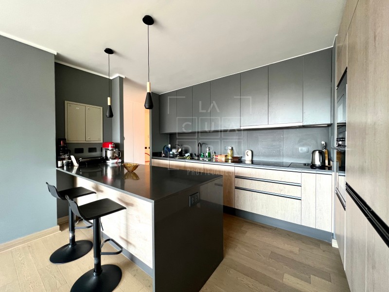 Increible Terraza, Seminuevo 3D3B+Estar+3E1B