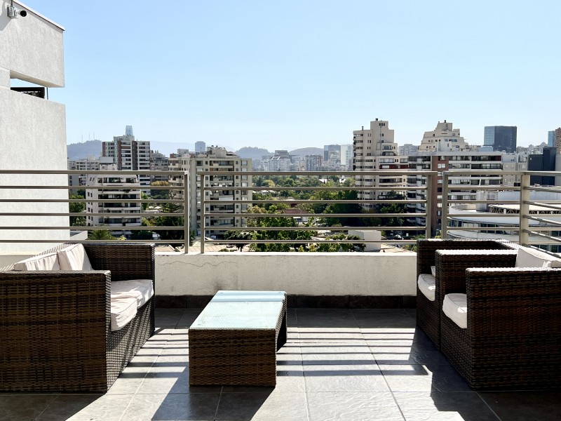 Amplio, Vista Despejada, 4D/4B + Sala de Estar, 3E/1B