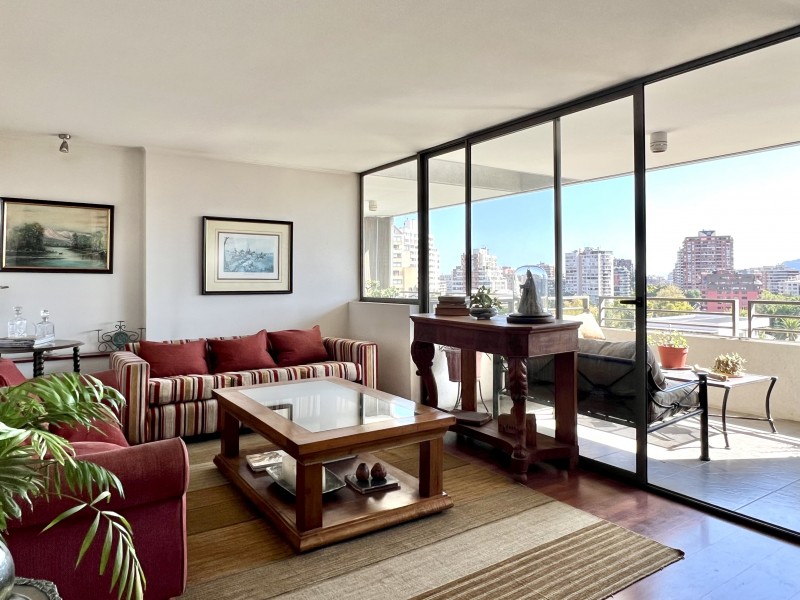 Fotografía de Amplio, Vista Despejada, 4D/4B + Sala de Estar, 3E/1B