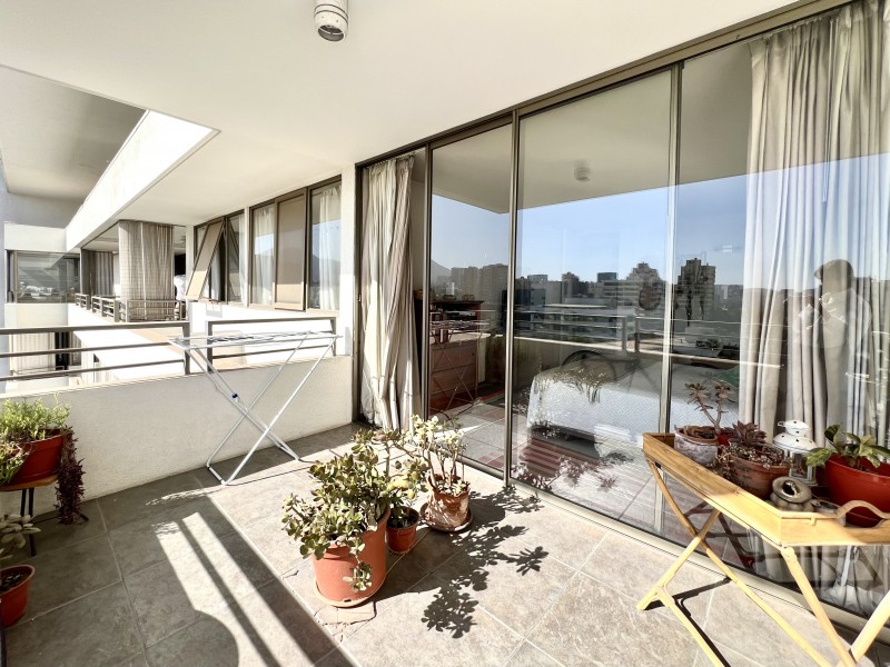 Amplio, Vista Despejada, 4D/4B + Sala de Estar, 3E/1B