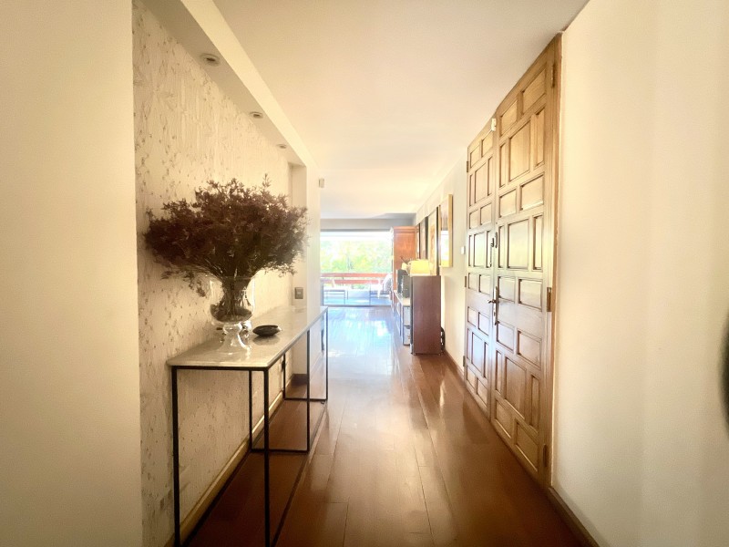 Amoblado, Vista Al Club de Golf, 3D3B+Estar+2E1B
