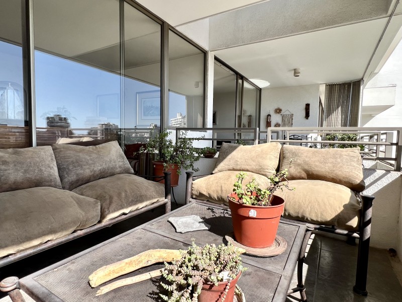 Amplio, Vista Despejada, 4D/4B + Sala de Estar, 3E/1B