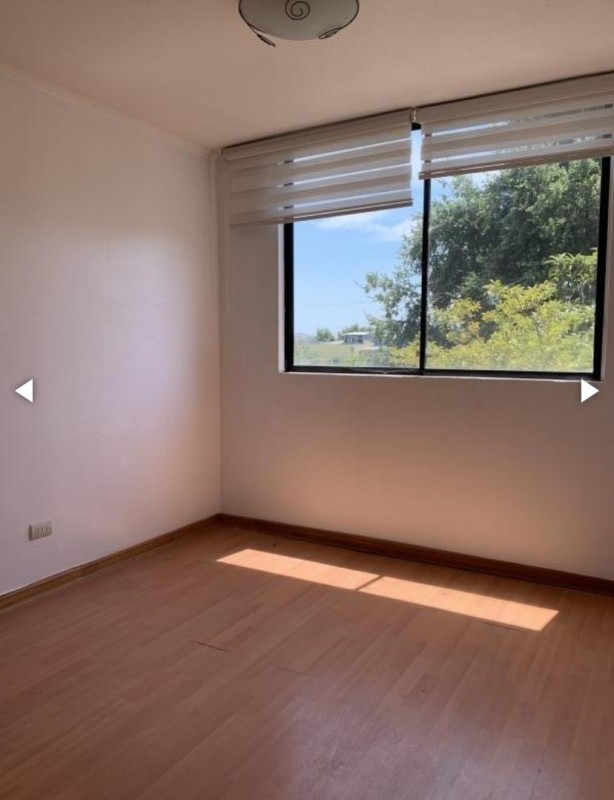 Venta Amplio Departamento y Estacionamiento. Centro Linares