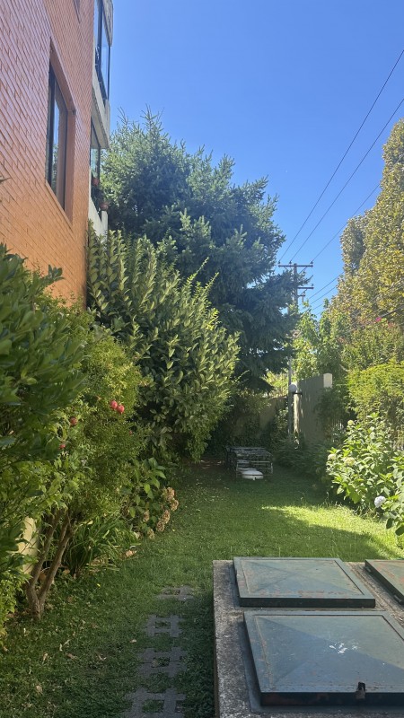 Venta Amplio Departamento y Estacionamiento. Centro Linares