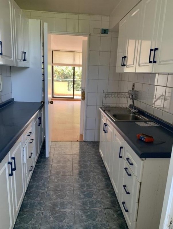 Venta Amplio Departamento y Estacionamiento. Centro Linares