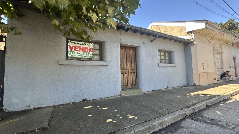 592 M2 Urbanos Con Casa. Centro de Linares