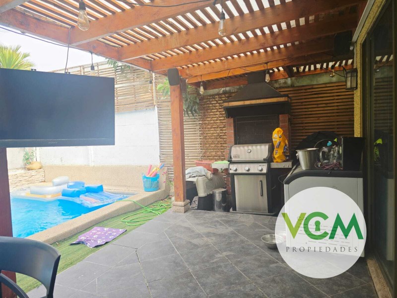 Venta Casa 5D + 3B | Condominio los Tineos | Huechuraba