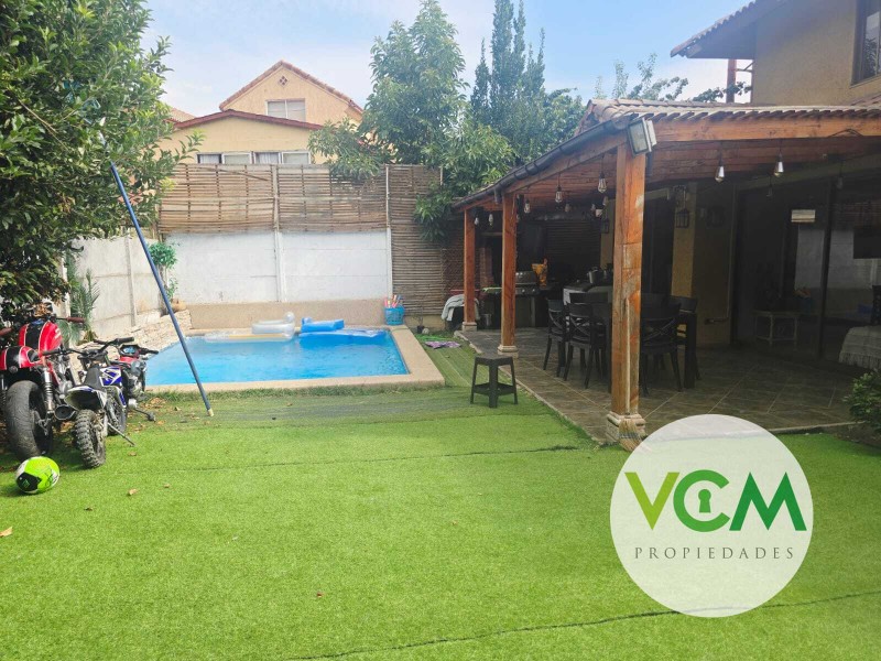 Venta Casa 5D + 3B | Condominio los Tineos | Huechuraba