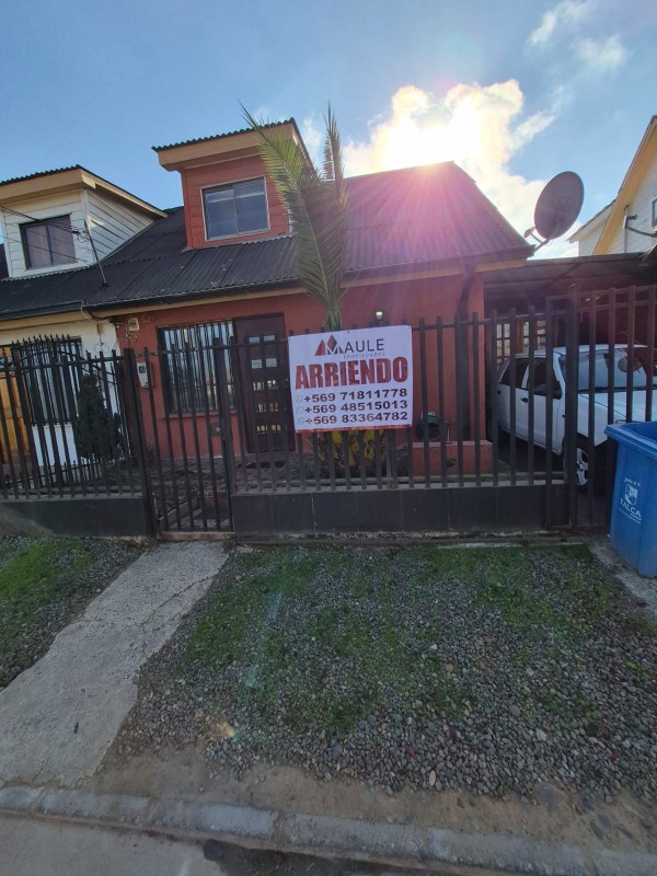 Se Arrienda Amplia y Cómoda Casa en Parque Bicentenario