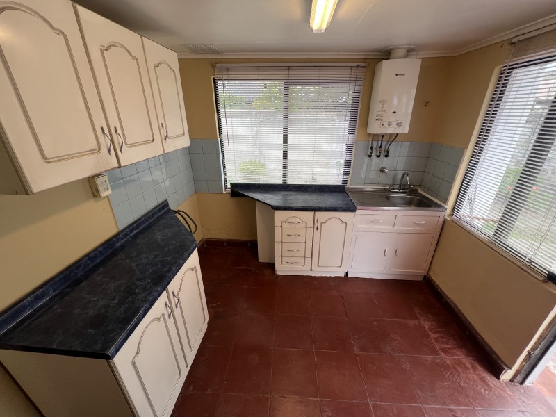 Arrendamos Amplia Casa de 3 Dormitorios 2 Baños la Florida