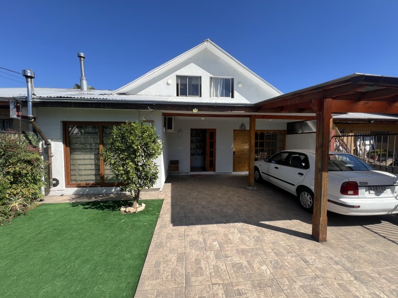 Vendemos Casa de 3 Dormitorios en Av Principal Villa Galilea