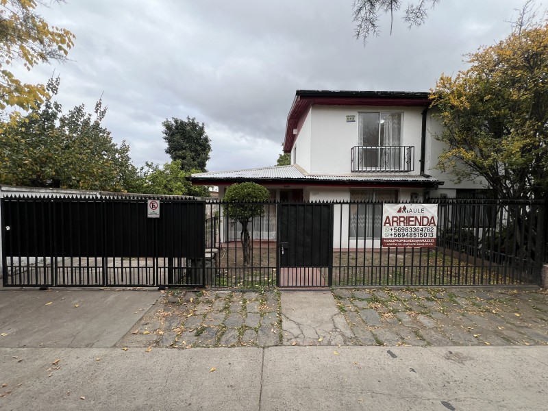 Arrendamos Amplia Casa de 3 Dormitorios 2 Baños la Florida