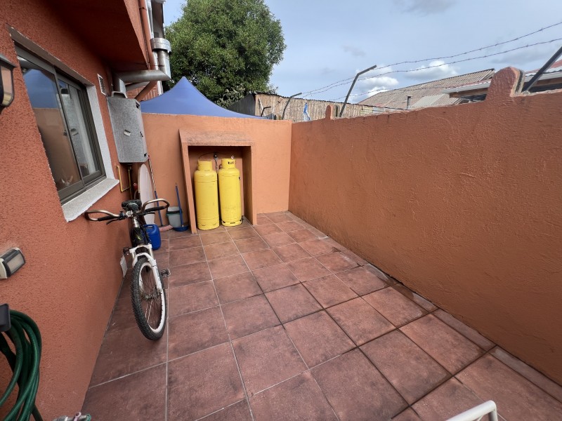 Vendemos Casa de 3 Dormitorios en Condominio Patio Ingles Ii