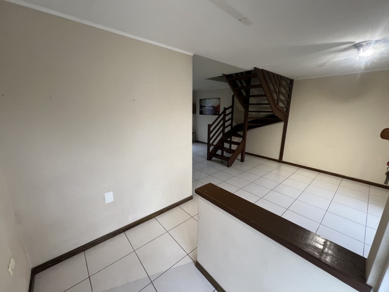 Arrendamos Casa de 4 Dormitorios 2 Baños en Flores de Pucara