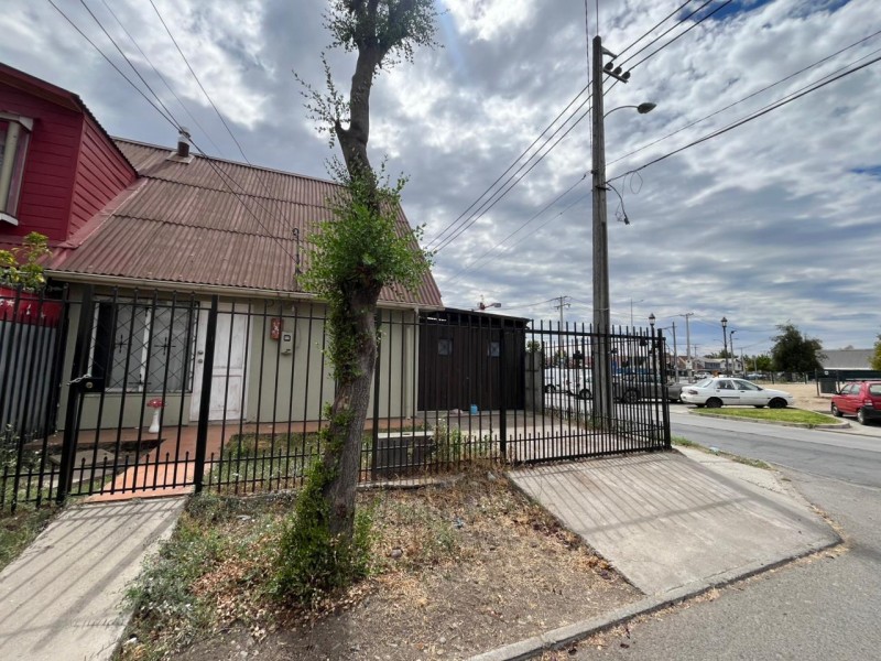 Se Vende Casa Esquina en Villa Pucará