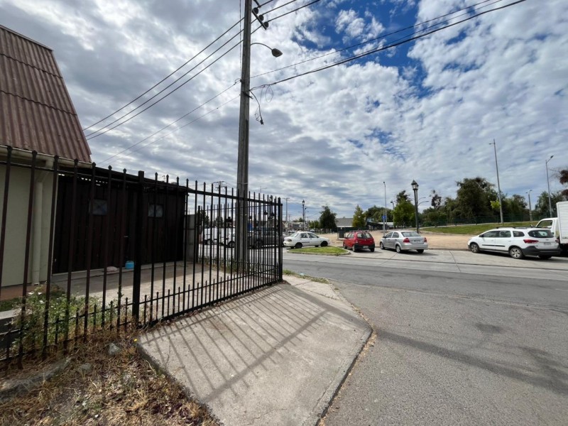 Se Vende Casa Esquina en Villa Pucará