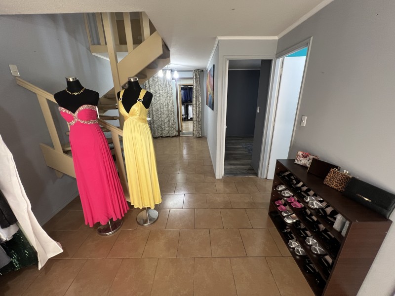 Vendemos Casa Con Local Comercial en la Villa Doña Ignacia