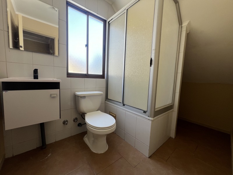 Vendemos Casa Con Local Comercial en la Villa Doña Ignacia