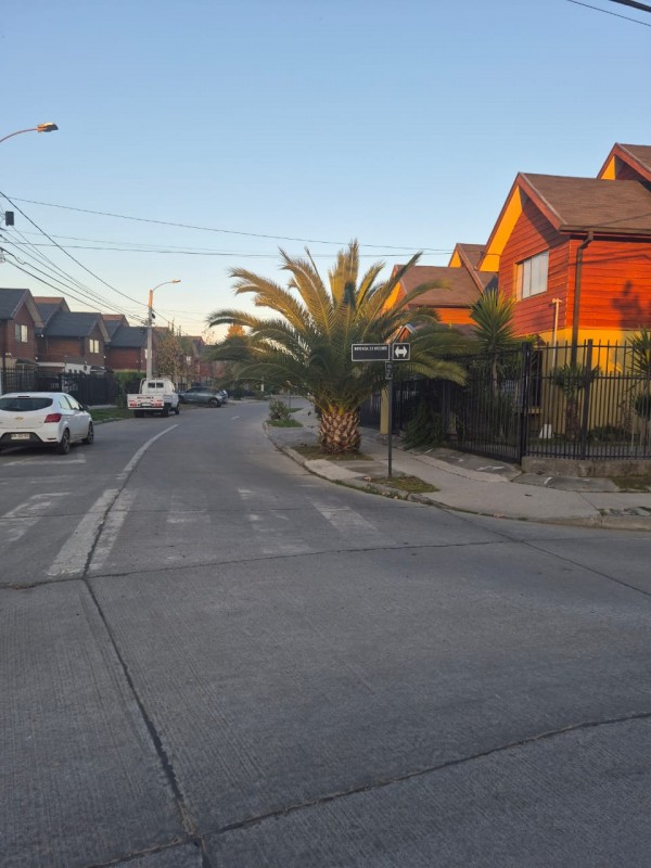 Se Vende Casa Esquina Con Local Comercial en Alto del Parque