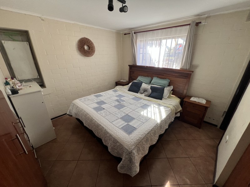 Amplia Casa Esquina Con Local Comercial Villa Bicentenario
