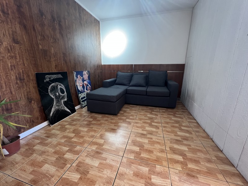 Amplia Casa de 6 Dormitorios 2 Baños en Barrio Seminario