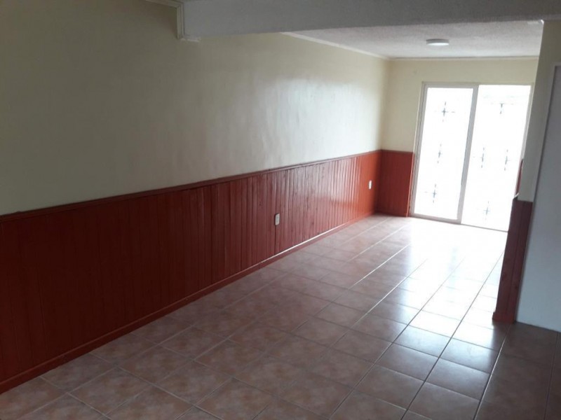 Se Vende Casa Esquina en Villa Pucará
