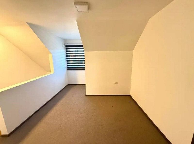 Vendemos Casa de 2 Pisos de 3 Dormitorios Villa Bicentenario